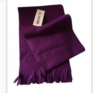 NWT JG Hook Fleece Scarf.  Very warm and comfy.